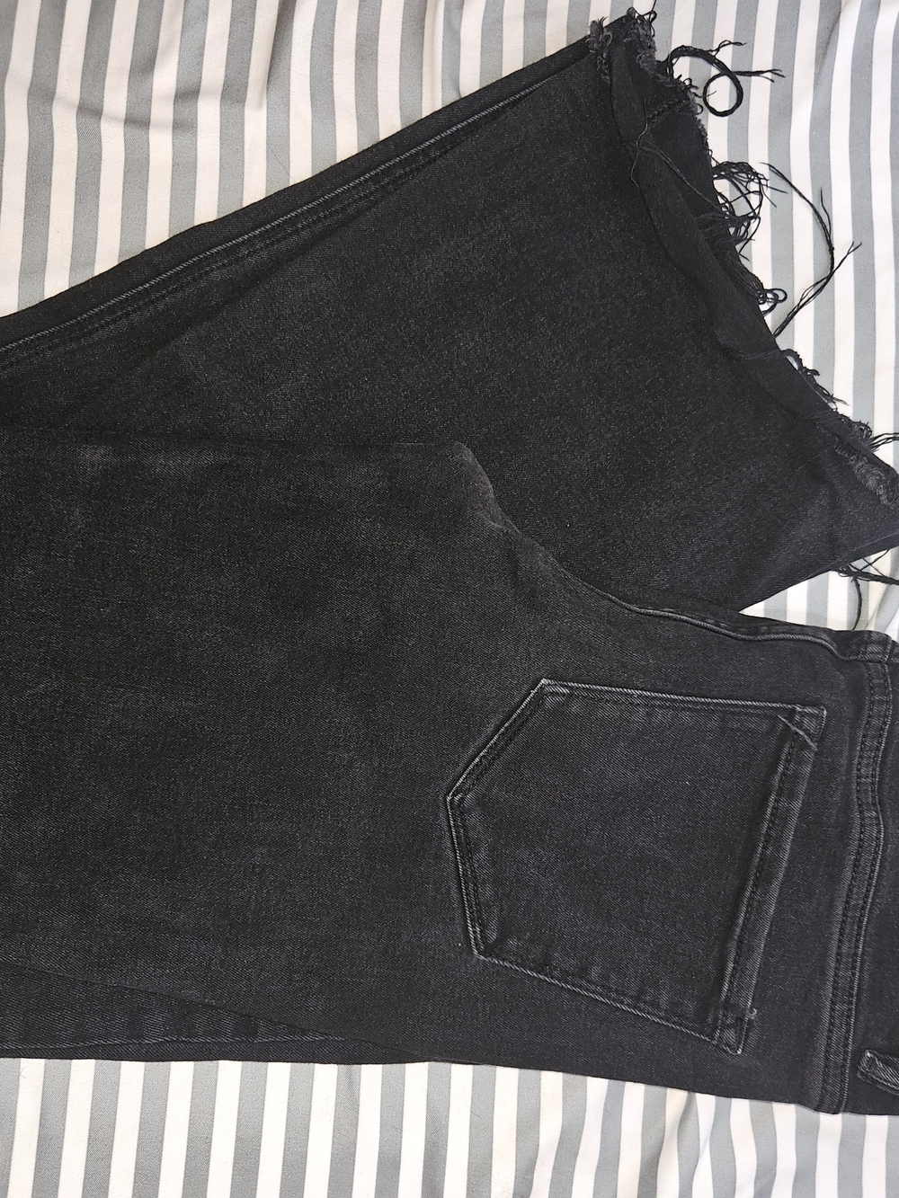 Bridge By Gly Women's Black Wide Leg Jeans with Frayed Hem